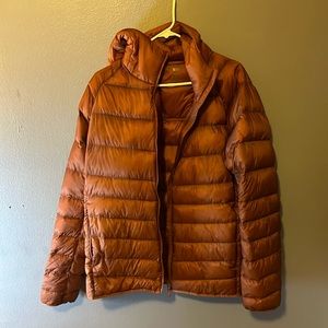 Uniqlo ultra light down puffer jacket